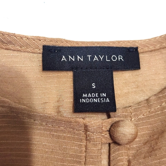 Ann Taylor Puff Sleeve Top - Picture 4 of 8